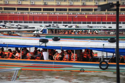 Tourist fee of 450 baht on air arrivals starts next year, operators want insurance cost out of it