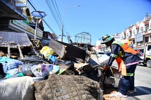 Bangkok clears flood waste in Kheha Ram Klao; bins moved closer to communities