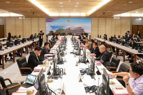Cabinet approves five draft laws, including tighter government procurement rules that weigh service quality over price