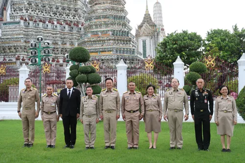 Royal river procession rehearsals hit Chao Phraya on 6 November, with tourist viewing spots and riverside restaurants in the spotlight