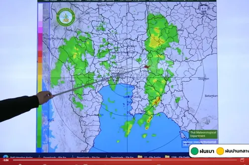 Met Dept issues final heavy-rain warning: flood risk stays in north, central, east and Bangkok fringe for one more day