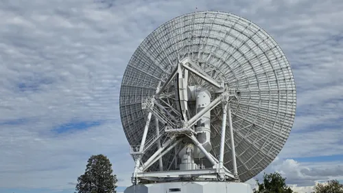 Ministry moves to sue satellite concession holder THCOM, a stock-market story with little bearing on small firms