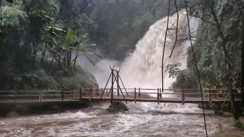 Doi Inthanon trails closed after heavy rain, with flash-flood warnings for Chiang Mai's Om Koi and Chom Thong