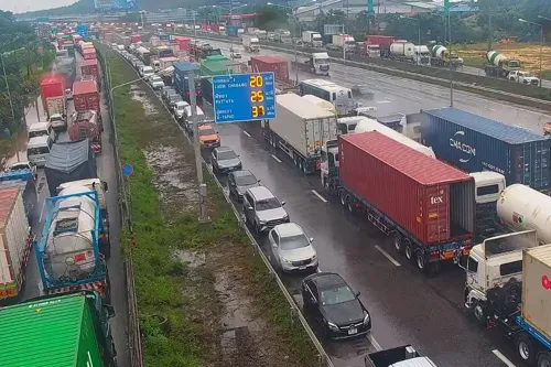 Toll-free M7 and M9 motorways until 27 Sept as flood detours open up