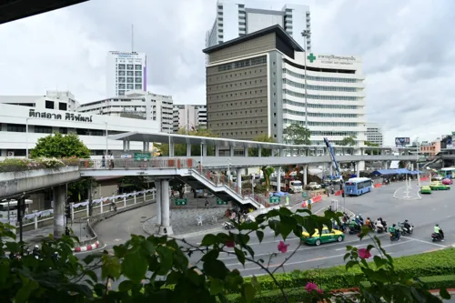 Bangkok's Rajavithi skywalk opens first phase in October, linking BTS to hospitals