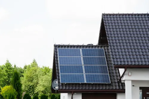 ERC moves to cut rooftop-solar buy-back rates from up to 11 baht to 2.16 baht per unit, with 20-25 year contract caps