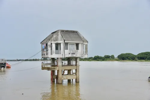 Deputy PM to take 9 Isan flood and drought measures to cabinet
