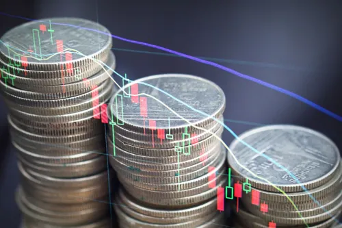 Baht opens stronger at 33.56 per dollar on 30 Sep as US yields hit multi-decade high