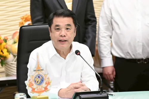 Bangkok flood drainage plan: Irrigation Dept pumping water to the Gulf of Thailand