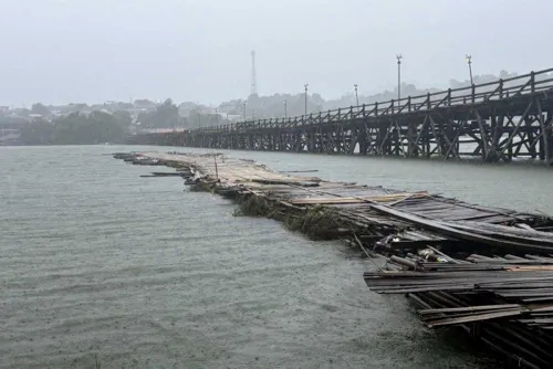 Kanchanaburi floods cut power and roads and close Highway 323 to trucks, so plan deliveries around it