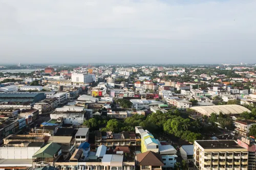Pathum Thani property: condos selling fast near campuses, landed houses piling up unsold