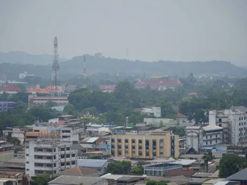 Haze from Indonesian fires hits Yala; officials urge outdoor activities be cancelled through the weekend