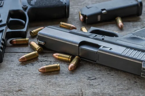 Gun permit freezes for ป.3 and ป.12 are temporary, ป.4 age limits still under review