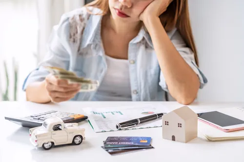 Household debt hits 85.9% of GDP as 31-90 day arrears rise, so expect tighter bank lending