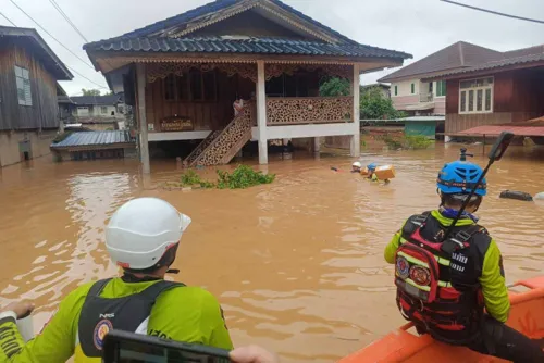 Nan floodwaters move south, clean-up under way; Nan Hospital closed until Saturday