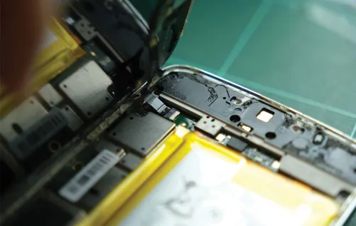 EU battery rule forces user-replaceable batteries in gadgets from February 2027