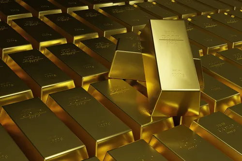 Gold fell in September on a hawkish Fed; October could go either way, so no urgent move for small firms