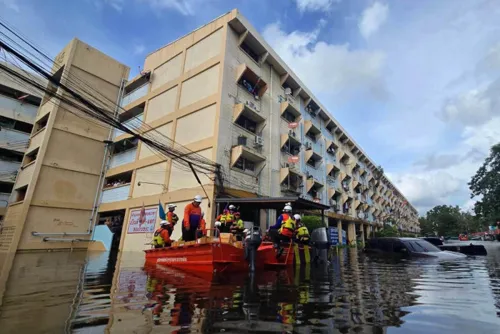 Bangkok flooding halts logistics for a week, so plan for delayed deliveries and closed shops