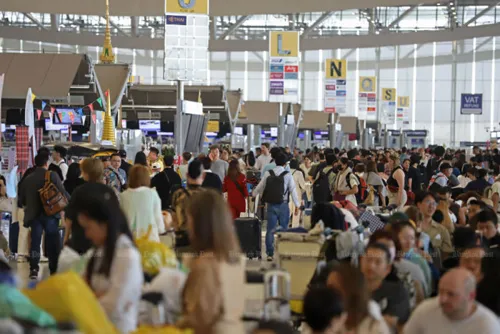 Proposed 1,000-baht outbound departure tax draws industry opposition