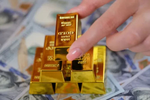 Gold prices dropped 500 baht today, with jewellery at 66,550 baht per baht-weight