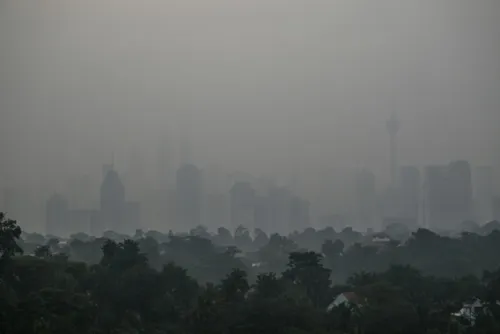 Haze hits Southeast Asia at top alert level, schools closed in parts of the region