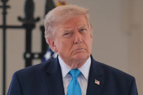 Trump halts new Iran strikes, says Gulf allies reached a deal framework that would reopen the Strait of Hormuz