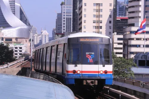 Sukhumvit Skytrain delays hit Asok to Bang Chak on Monday morning