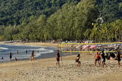 Foreign troublemakers may lose visas, and Malaysian holiday arrivals expected to hold up