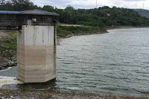 Drought threatens Nakhon Ratchasima crops as El Niño dries reservoirs, while Hat Yai readies for floods