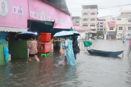 Bangkok flood damage: report to your district office now to qualify for BMA relief
