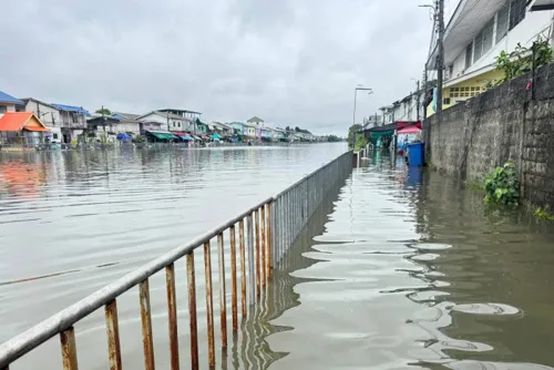 Flood warnings hit eastern Bangkok today: plan deliveries and staff travel around flooded roads