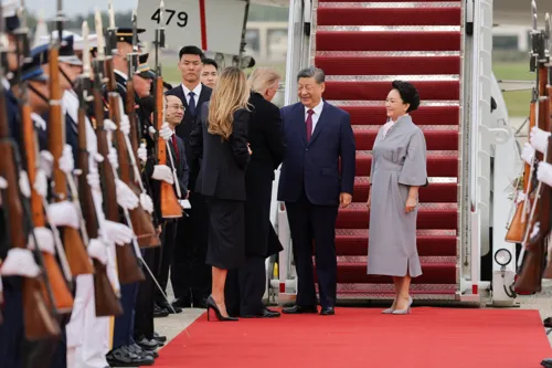 US and China extend trade truce two months to 10 January 2027