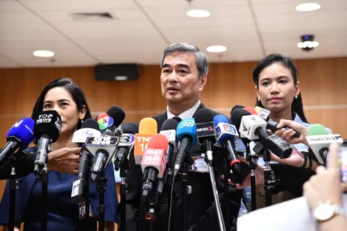 Opposition sets 5-day no-confidence debate on 18 ministers, 27–29 October window disputed