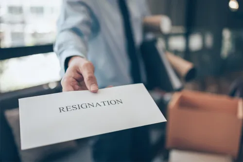 Sign the new job contract before resigning from your current one