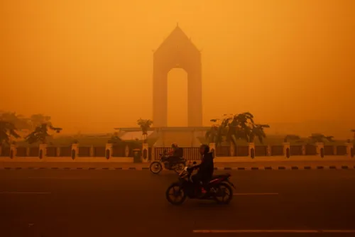 Haze from Indonesian fires is choking Malaysia, Singapore and Timor-Leste, not Thailand yet