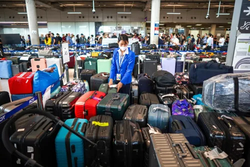 THAI baggage and staffing crisis may hit air travel and tourist flows this quarter