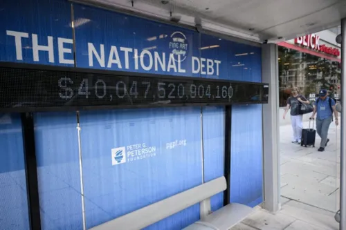 US national debt tops $40 trillion, pushing up global borrowing costs
