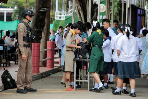 Cabinet orders schools nationwide to screen for weapons and drugs at the gate