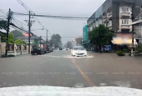 Flooding hits Nakhon Phanom and southern provinces are on alert: check your stock and parking