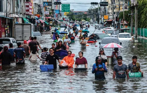 Floods hit 28 provinces: 9,000 baht relief pending, BOI tax waiver on machinery and raw materials