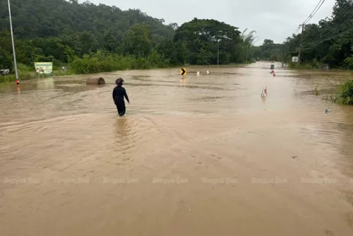 Heavy rain and flash-flood risk hits the South, East, Central and Bangkok through Oct 25