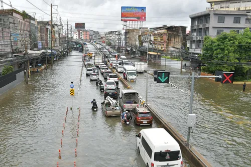 Bangkok floods hit travel links, not whole-country tourism, so shift Golden Week bookings and watch airport transfers