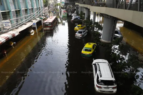 Flooded vehicle? Check your policy and notify your insurer before starting the engine