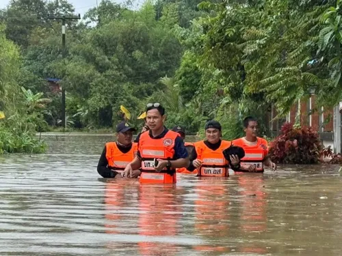 Sa Kaeo flood warning: 6 districts hit as Khlong Phra Sathueng dam passes 121% capacity, riverside shops urged to move stock higher