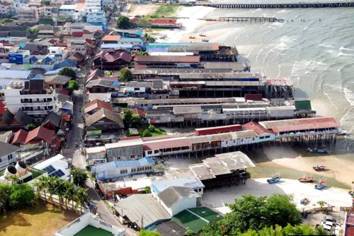 Hua Hin begins clearing 26 beachfront buildings, 120-day demolition window starts now