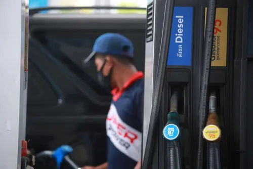 Oil above $100 and Middle East war risk could push up Thai diesel, borrowing and baht costs