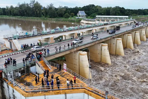 Mae Klong Dam releases rise to 2,000 cubic metres a second, so move stock off low ground in Kanchanaburi, Ratchaburi and Samut Songkhram