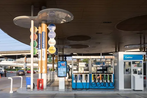 PTT adds 204 self-serve pumps and cuts 1 baht/litre for August 2026