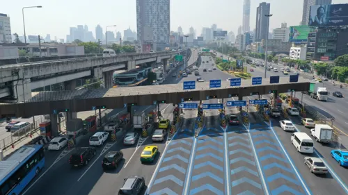 Eight expressways toll-free until midnight 29 September due to flooding