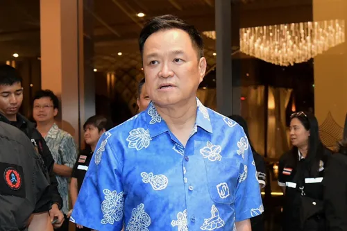 Cabinet proposes 316bn baht in rail projects and 10bn baht flood insurance scheme for 20m households